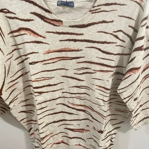 Democracy Animal Print Oversized Cinch Sweater Size XS/Fits Small & Medium NWT - Picture 9 of 11